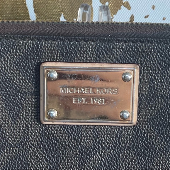 Michael Kors Brown “Jet Set”Wristlet Wallet - Picture 17 of 17